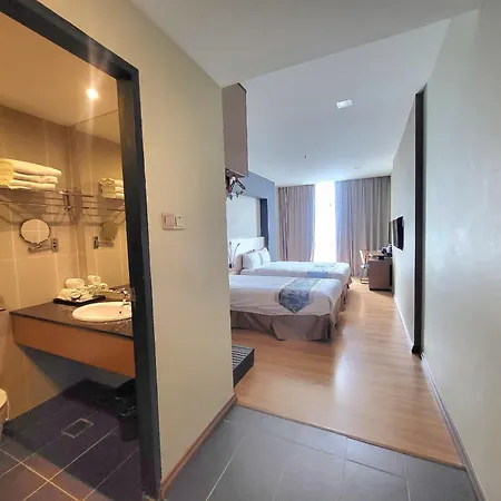 Roxy Hotel & Apartments Kuching Exterior photo