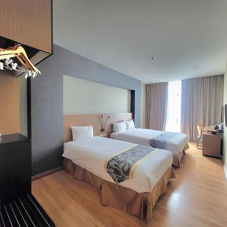Roxy Hotel & Apartments Kuching Exterior photo