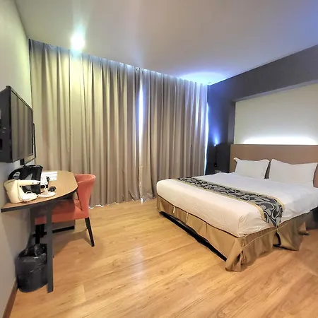 Roxy Hotel & Apartments Kuching Exterior photo