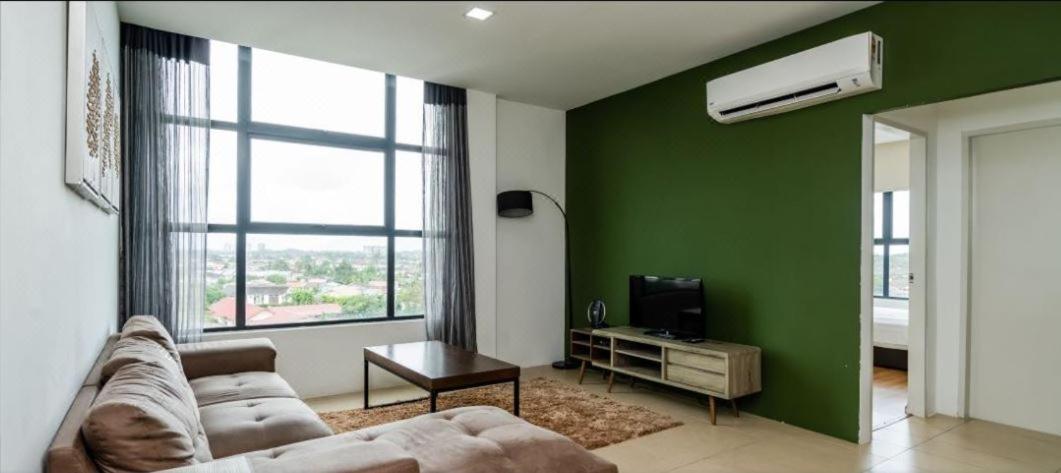 Hotel Roxy & Kuching