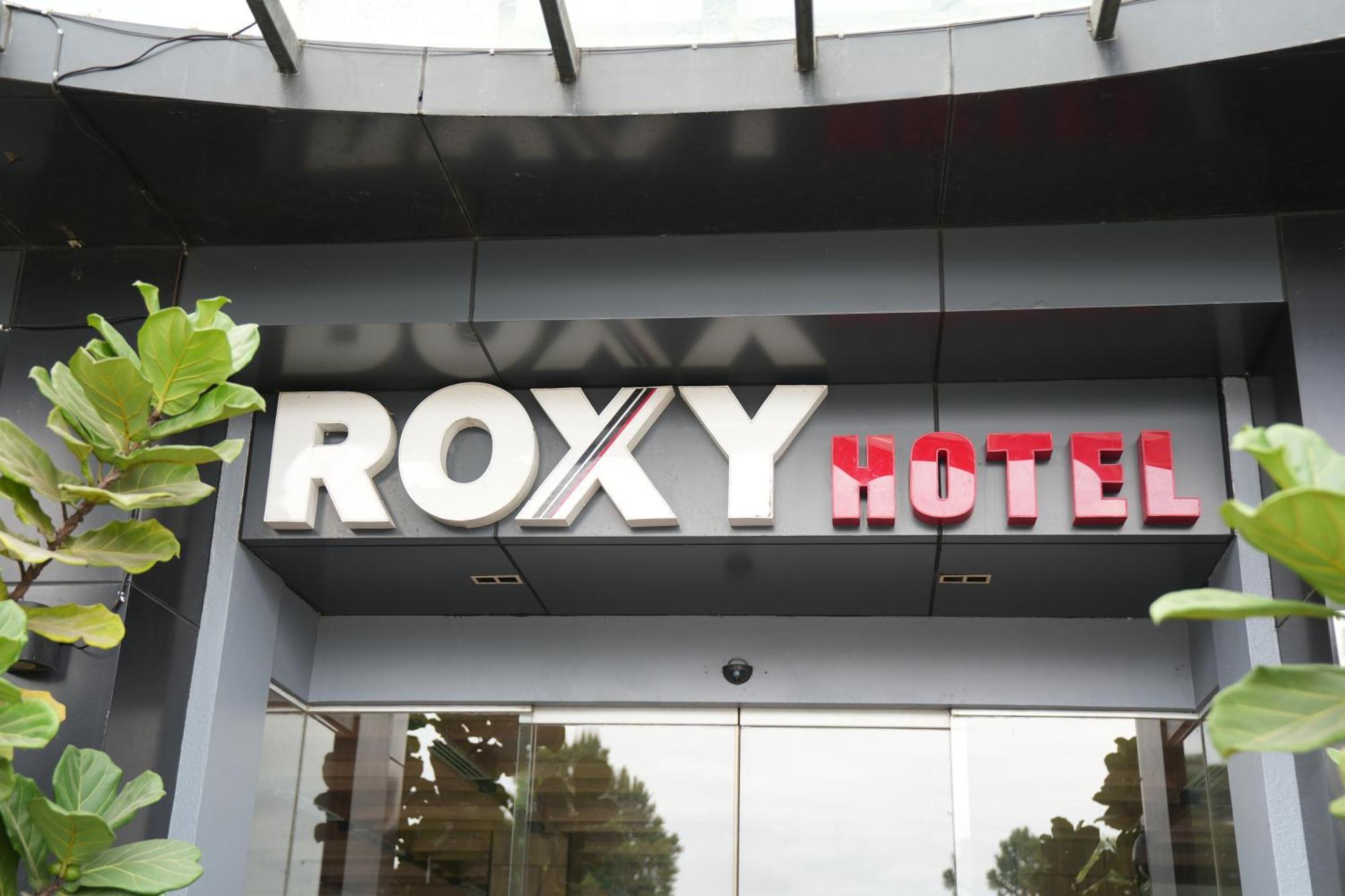 Roxy & Kuching