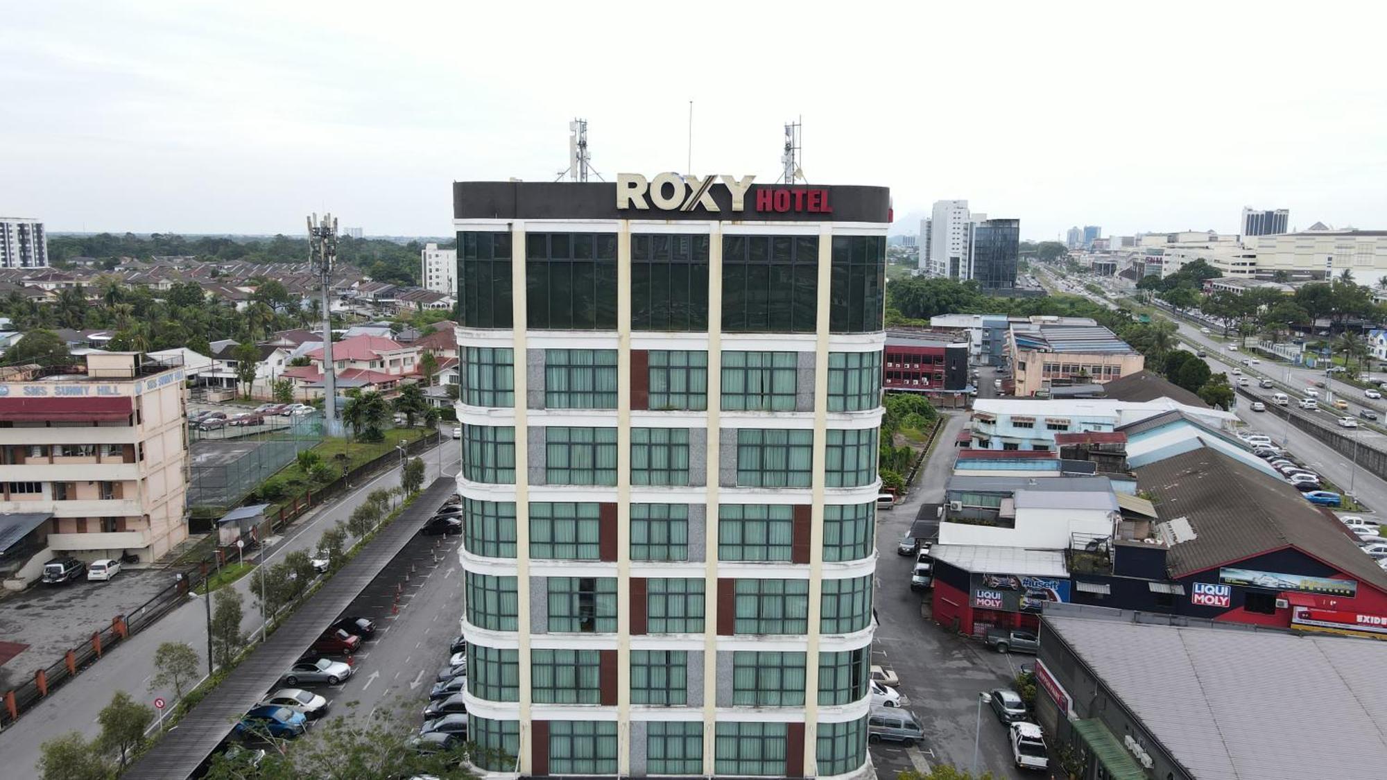 Roxy & 3* Kuching