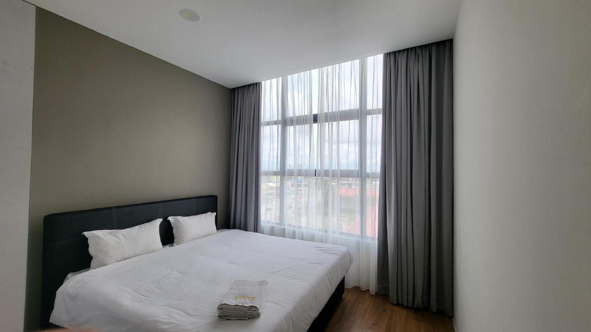 Roxy & 3* Kuching